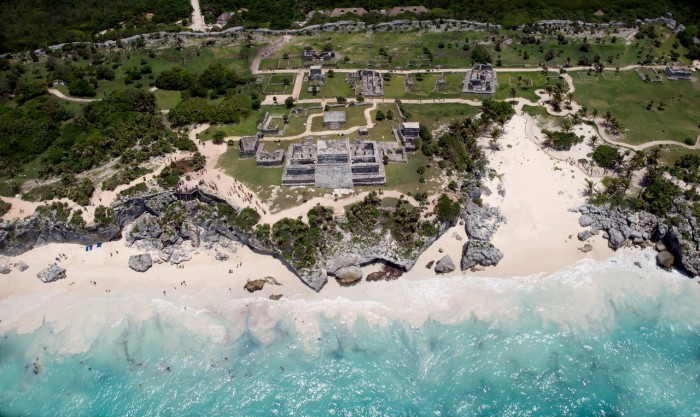 Vista aérea da zona arqueológica de Tulum